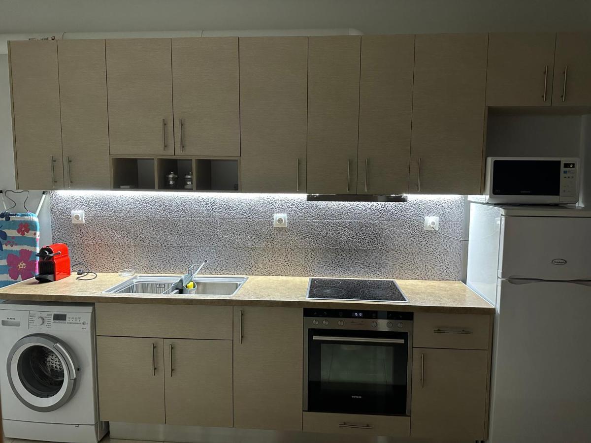 Ferienwohnung Καλαισθητο Διαμερισμα Διπλα Στο Μετρο Athen Exterior foto