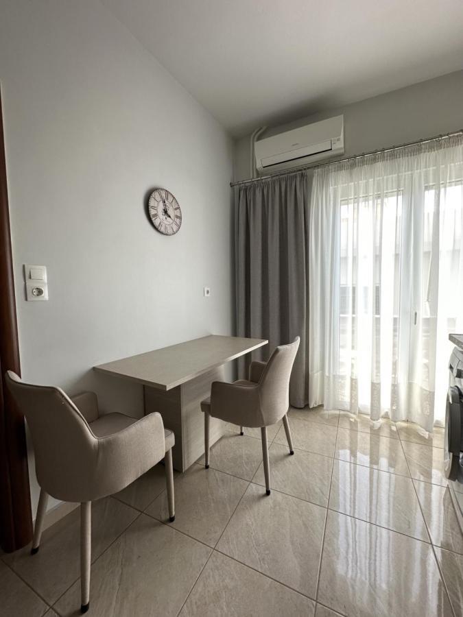 Ferienwohnung Καλαισθητο Διαμερισμα Διπλα Στο Μετρο Athen Exterior foto