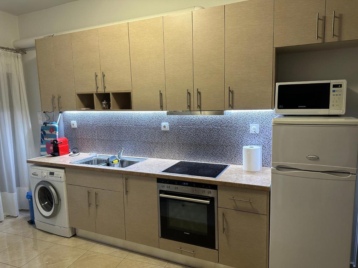 Ferienwohnung Καλαισθητο Διαμερισμα Διπλα Στο Μετρο Athen Exterior foto
